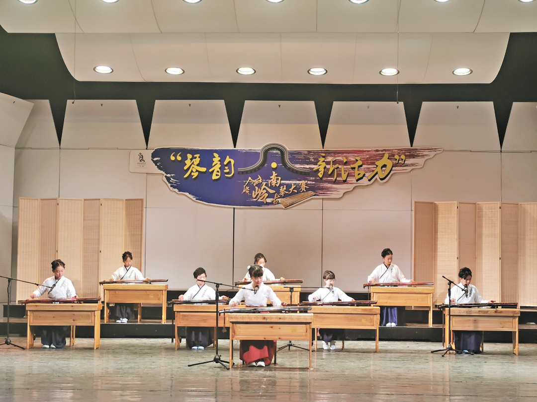 骆昌威-mmexport161019881366-FZ102814734388.jpg 骆昌威-mmexport161019881366-FZ102814734388.jpg