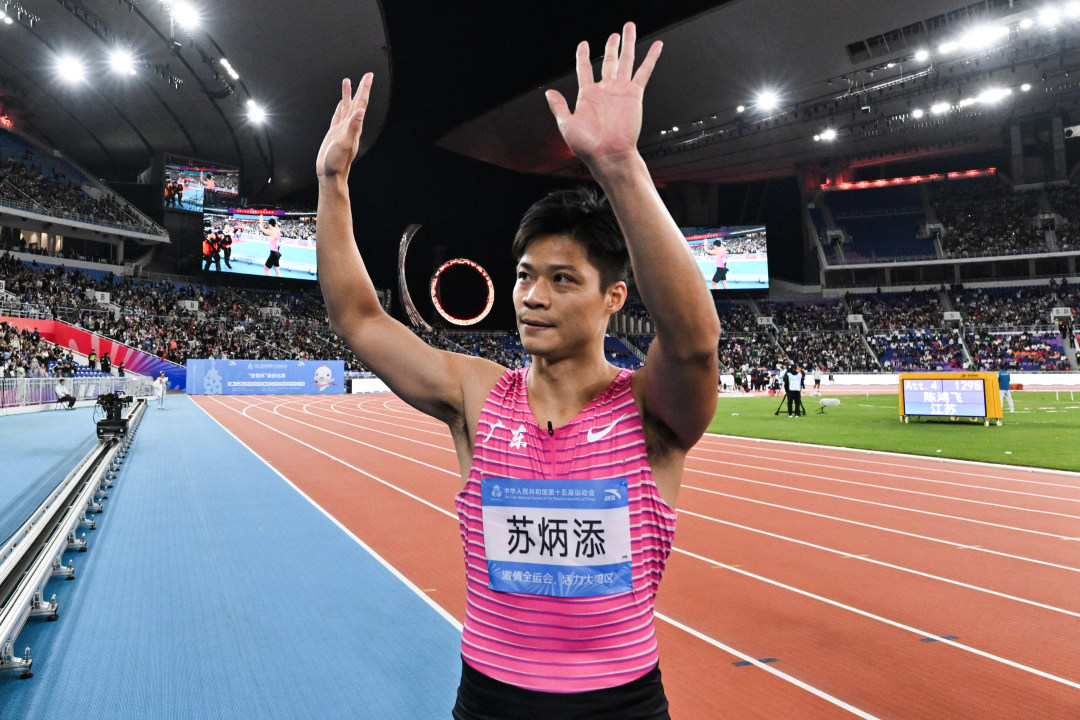 2025年11月20日,广东奥林匹克体育中心,十五运会田径项目男子4乘100米接力决赛,广东队苏炳添谢场。-2