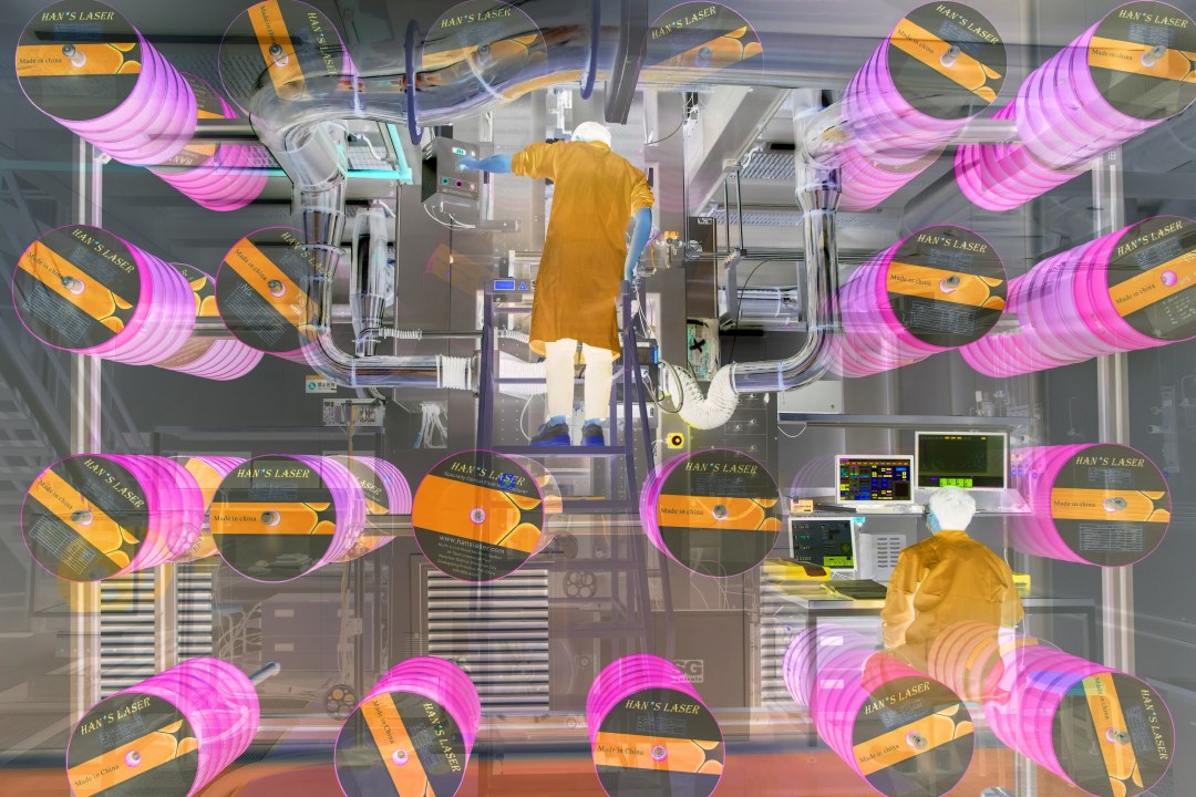 3.《深耕创新见圳成长》科技创新篇--.大族激光大国重器装备力量-自主研发光纤智造+艺术类+龚新萍13510099217