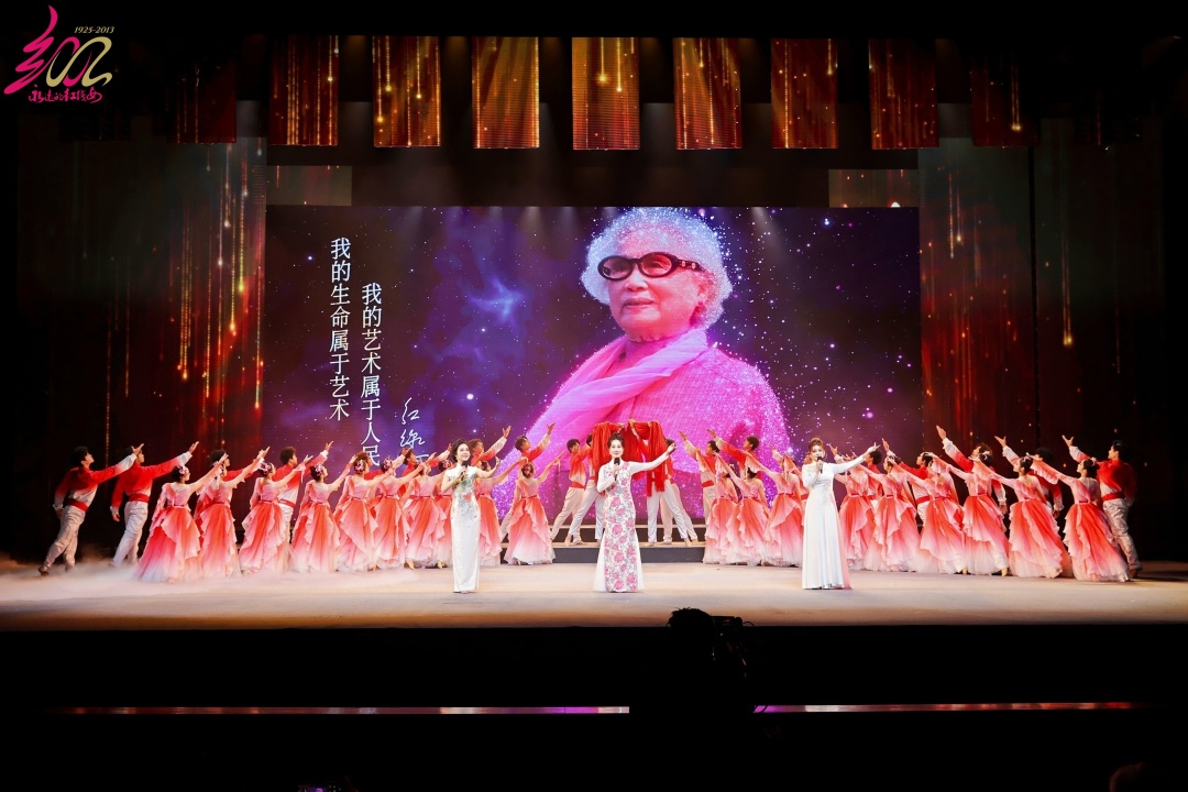 李嘉宜、林颖施、莫颖霖同唱《荔韵红腔》