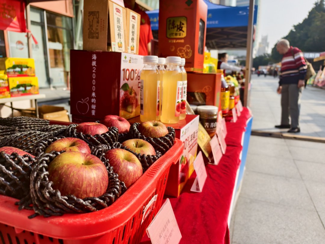 骆昌威-,-FZ100414897994.jpg 骆昌威-,-FZ100414897994.jpg