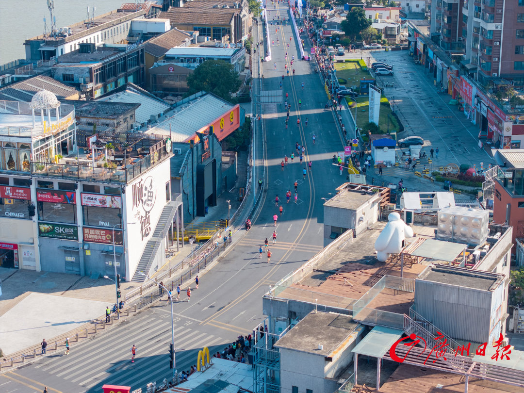 跑友途经顺德文旅新地标渔人码头