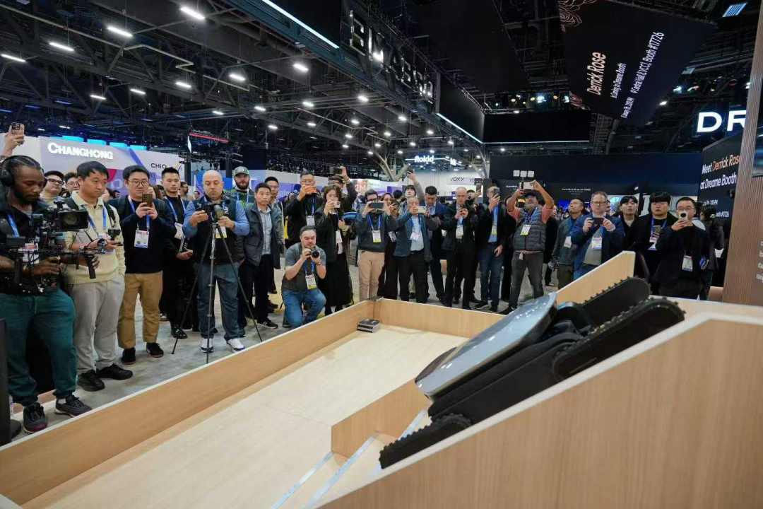 会爬楼的扫地机器人