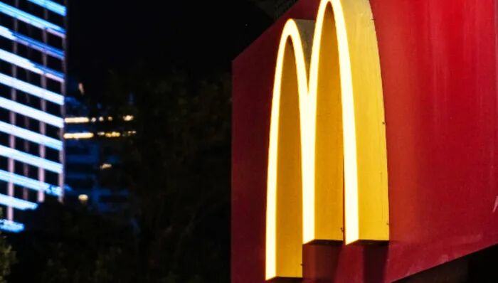 汉堡包越做越小？麦当劳回应消费者质疑：如实记录反馈