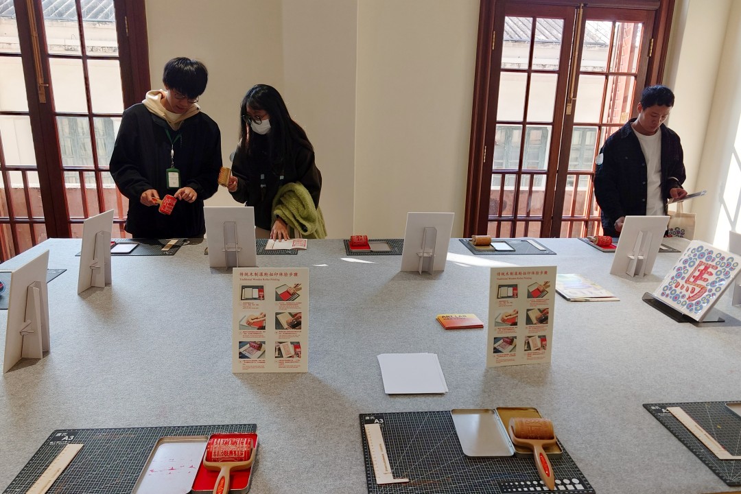 在马年将要到来之际,在沙面这里做这样一个马主题的展览,容易就让人想到马到成功、马上开心……