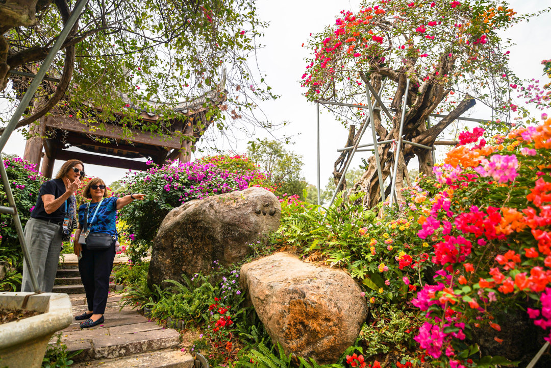 APEC嘉宾参访马岭观花植物园。