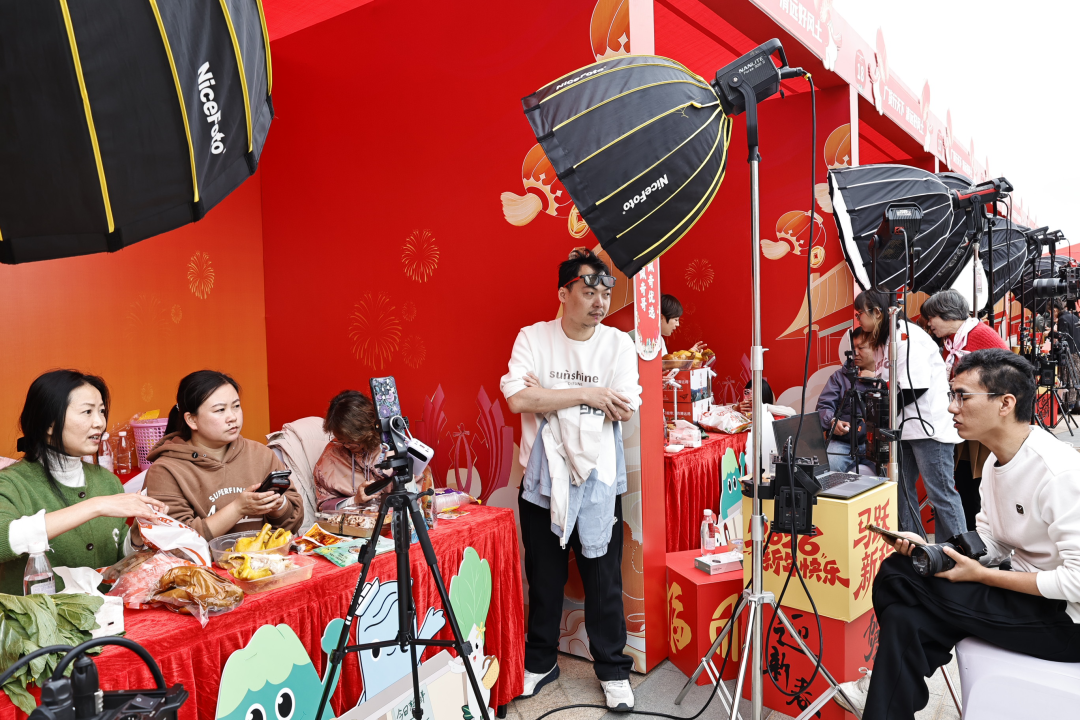 视频: https://vod.gzdaily.cn/a6b9e526vodtransbj1253841624/2ae0039a5145403716049246260/v.f28092