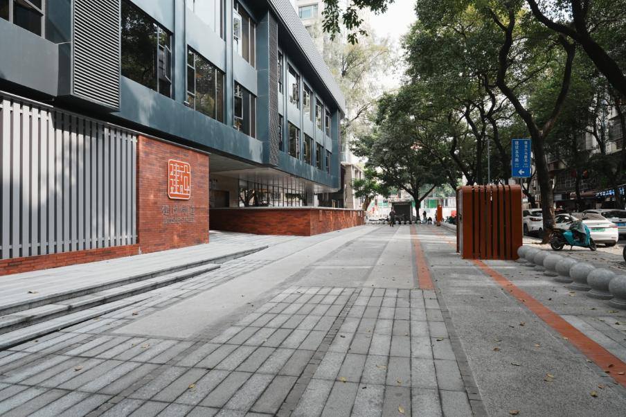 社区里多了小广场