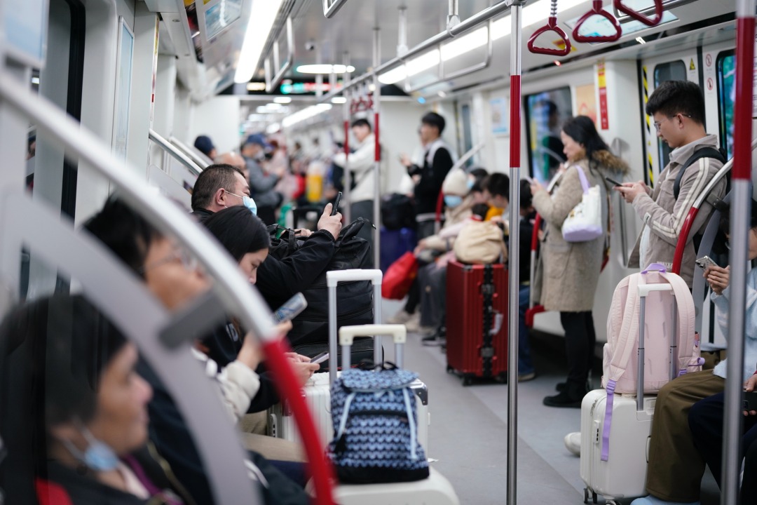 地铁春运客流 袁彦昌摄 (1)
