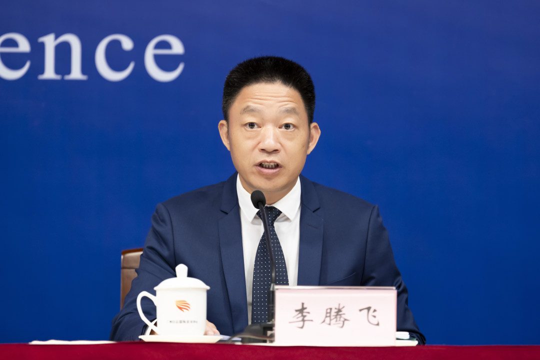 9c652818ff0f4dcdbdf208faf0419d5c(李腾飞)