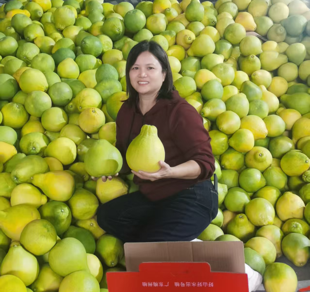 全国人大代表、梅州市五华县红根然养殖专业合作社理事长张春梅