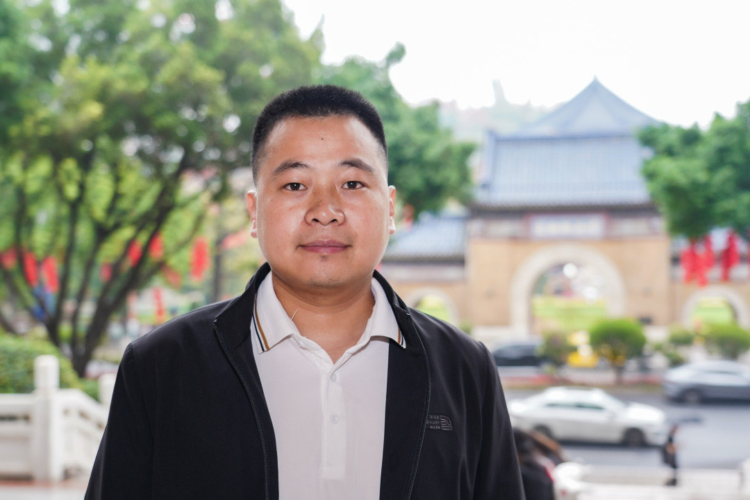 周冲 广州港集团黄埔港务分公司安全环保部副经理、团委副书记