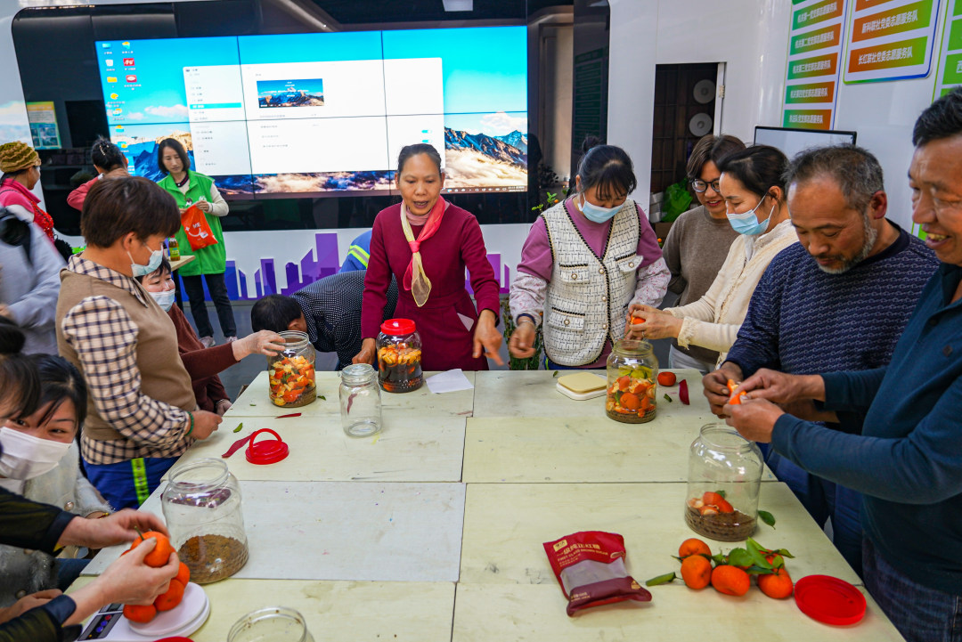 环保酵素制作。