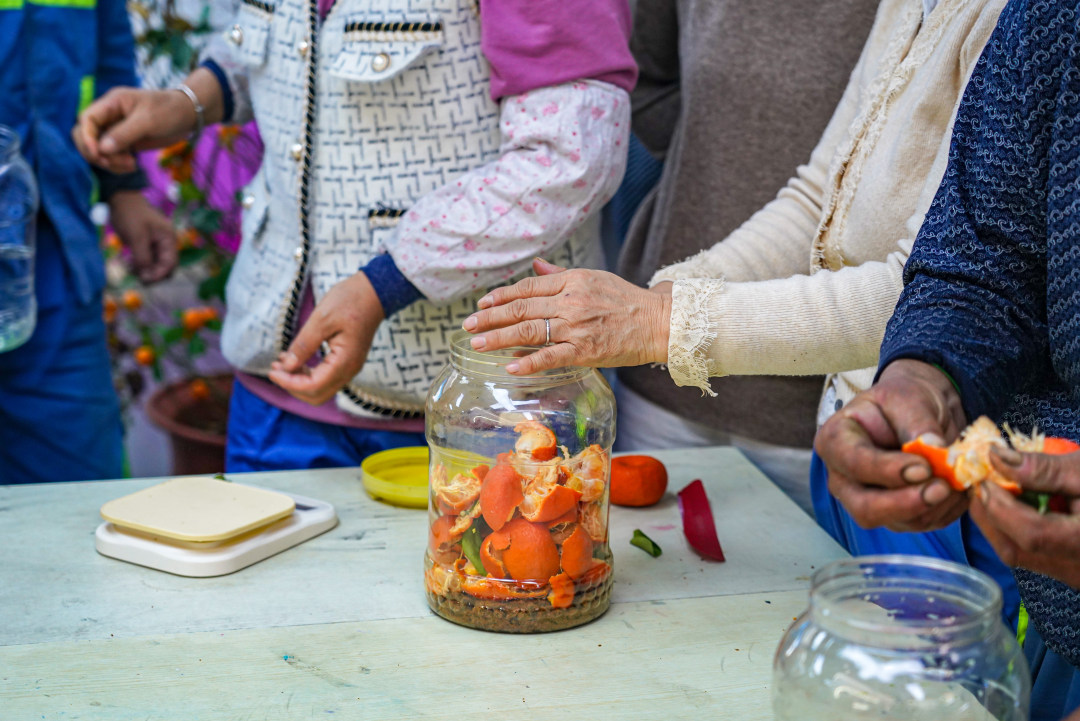 环保酵素制作。