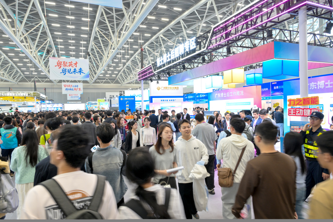 骆昌威 20260315 番禺携百家名企亮相“百万英才汇南粤”招聘会