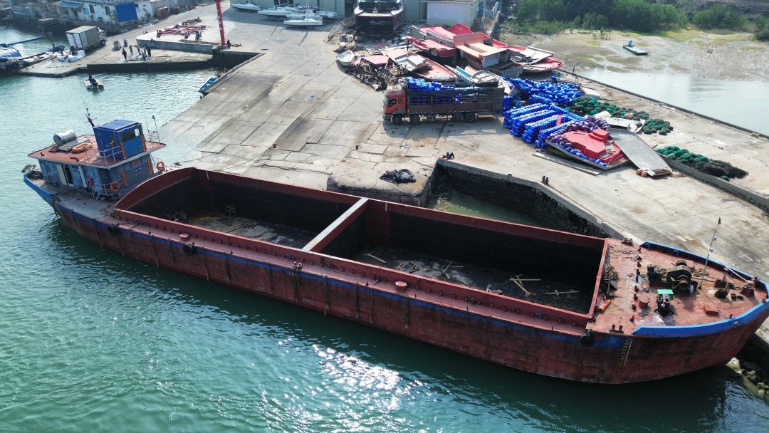 1.涉嫌走私松树船舶