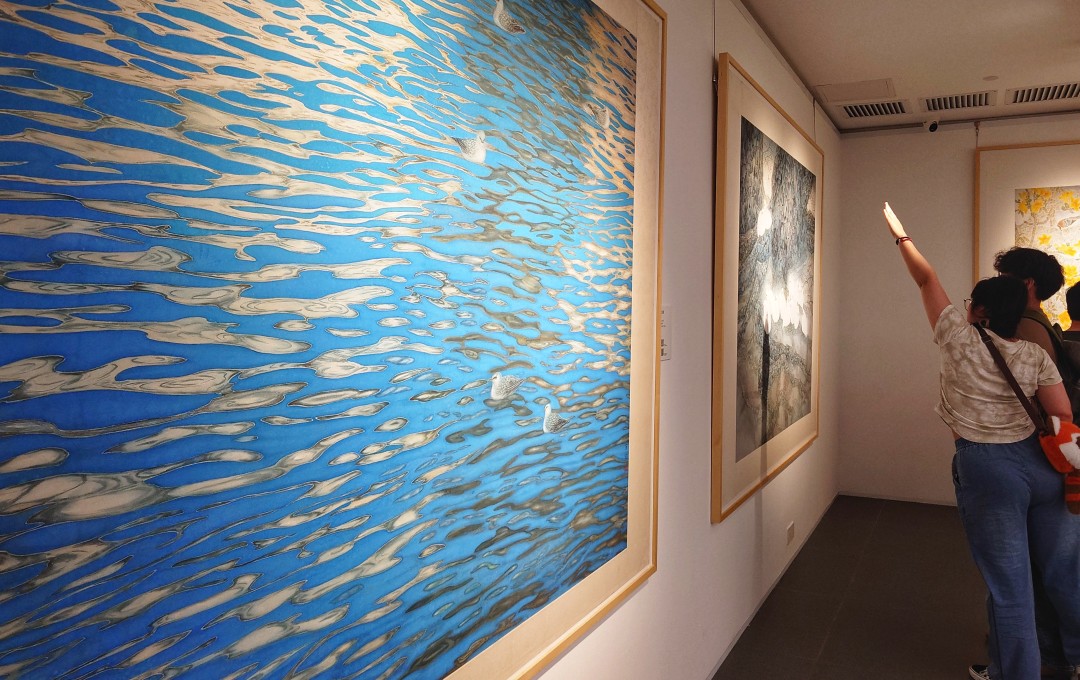 每一幅大画、长卷都倾注了画家别出心裁的情思。