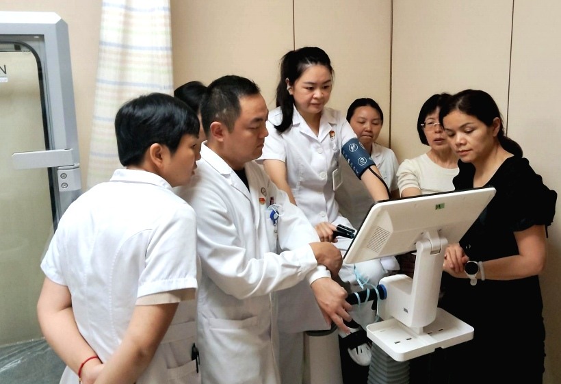 运动康复训练系统临床。