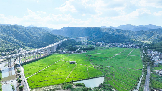 生态研学区:无人化智慧农场