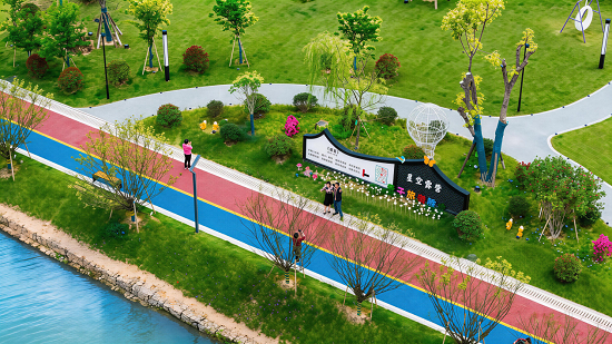 人文休闲区:星空露营基地