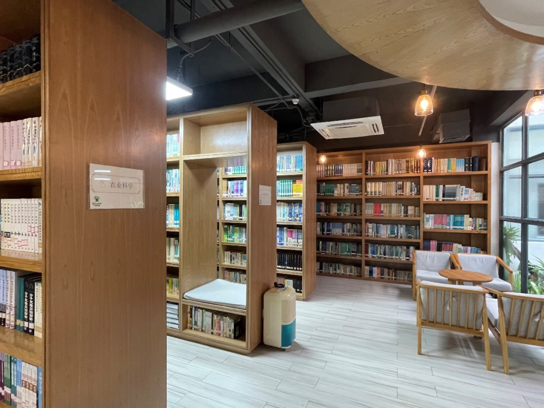 深圳市仙湖植物园缅栀书吧