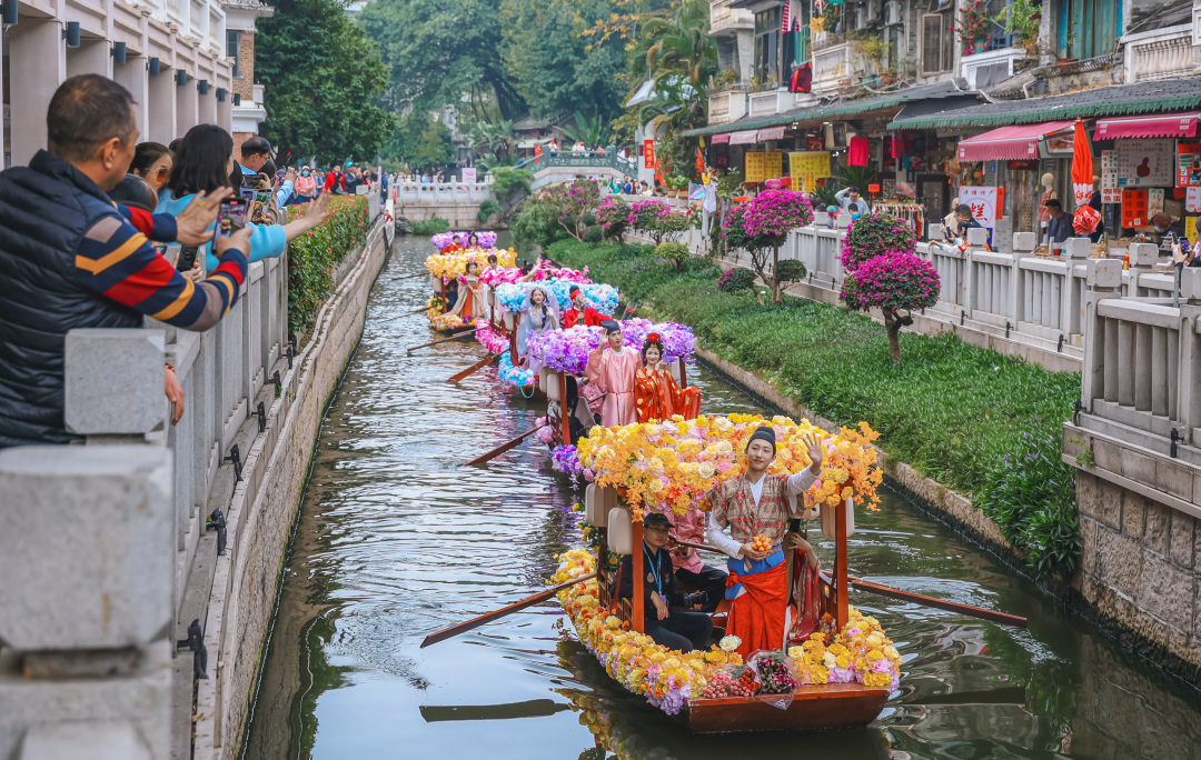 廖雪明260212广州水上花市开幕-广州年味.jpg