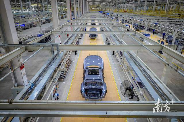 2023年9月28日，深汕比亚迪汽车工业园，智能化的新能源汽车生产线平均60秒下线一台车。