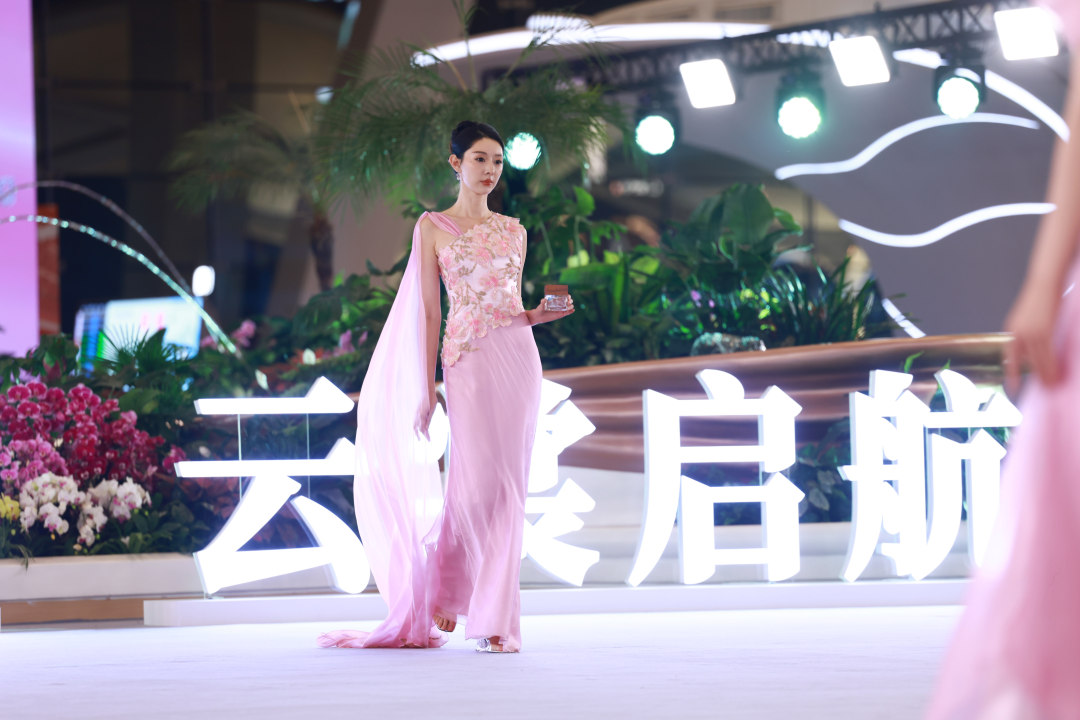 70bb13a354f24d7909b7c19fc1d6f4c.jpg 70bb13a354f24d7909b7c19fc1d6f4c.jpg