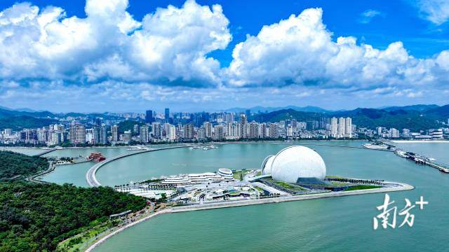 从高空俯瞰珠海。南方+记者 关铭荣摄 从高空俯瞰珠海。南方+记者 关铭荣摄