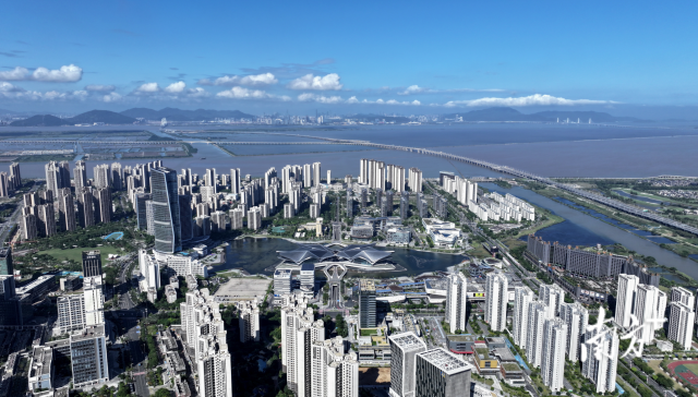 珠海山海相拥的颜值之下,是一流人居环境的硬核实力。南方+记者 关铭荣摄 珠海山海相拥的颜值之下,是一流人居环境的硬核实力。南方+记者 关铭荣摄