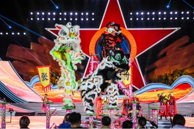 一、醒狮作品《岭南雄狮飞跃刀山过火海》