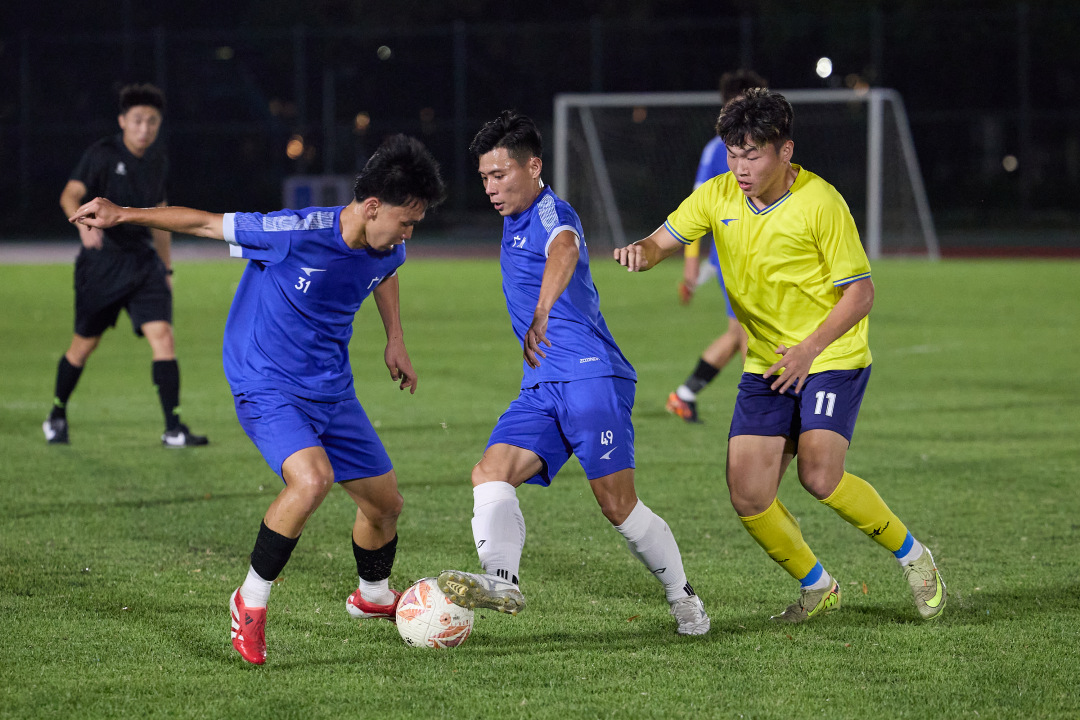 4月1日晚,全新组建的粤超联赛广州足球队在广州天河体育中心副场完成首次公开训练赛,对阵广州体院队。