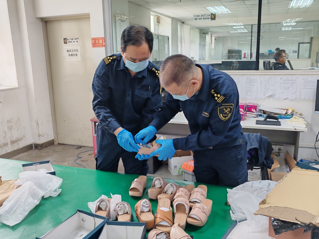 广州海关在空港口岸查获毒品海洛因