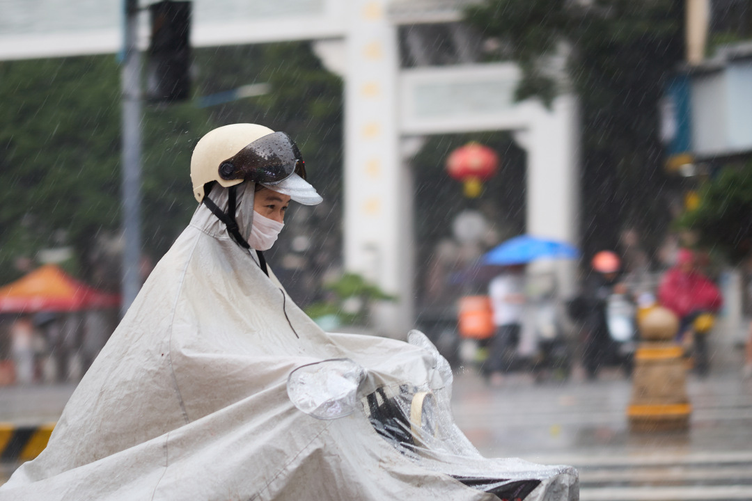 2026年5月14日,强对流天气来袭,广州有暴雨局部大暴雨、10级短时大风。