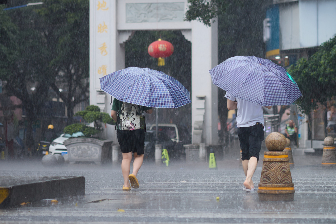 2026年5月14日,强对流天气来袭,广州有暴雨局部大暴雨、10级短时大风。