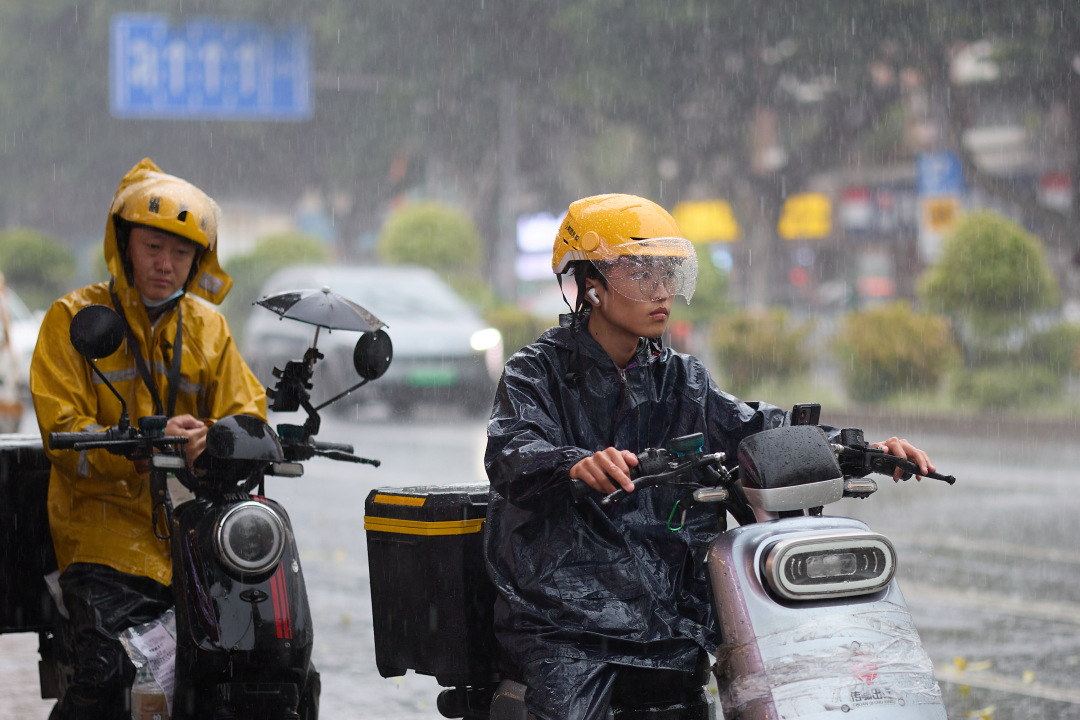 2026年5月14日,强对流天气来袭,广州有暴雨局部大暴雨、10级短时大风。