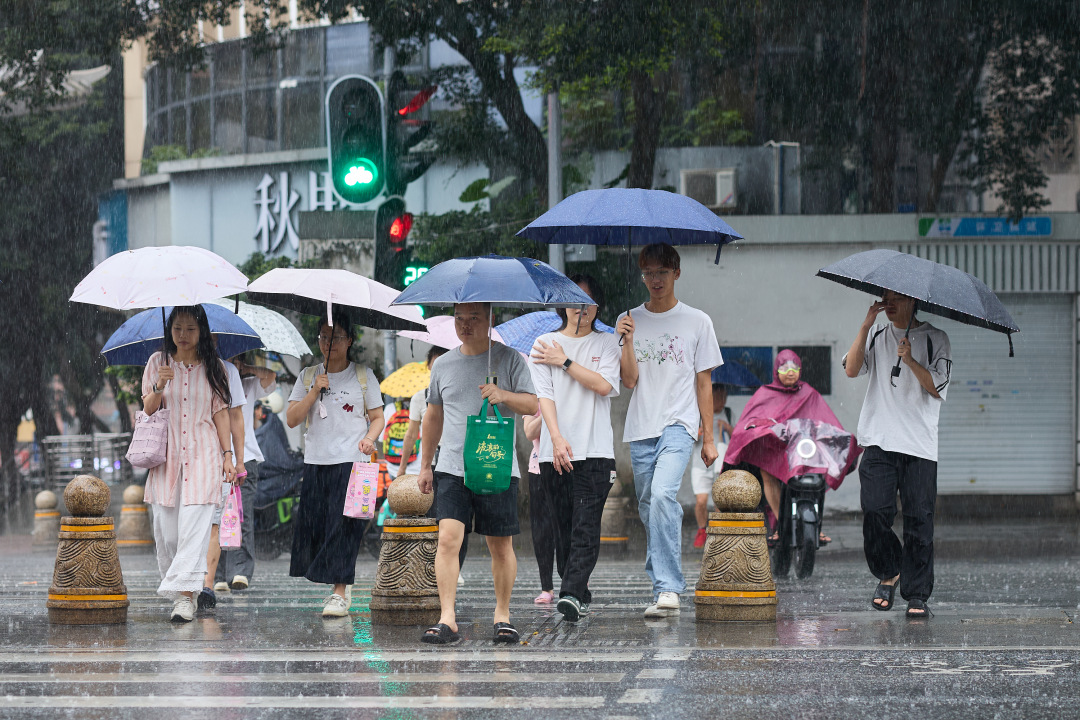 2026年5月14日,强对流天气来袭,广州有暴雨局部大暴雨、10级短时大风。