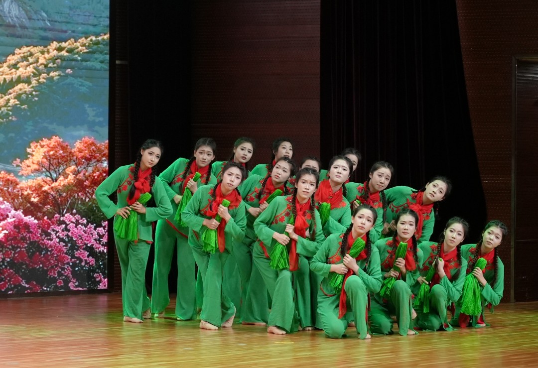 160名来自音舞学院的青年学子,为市民献上一场兼具岭南韵味与世界视野的文化大餐。