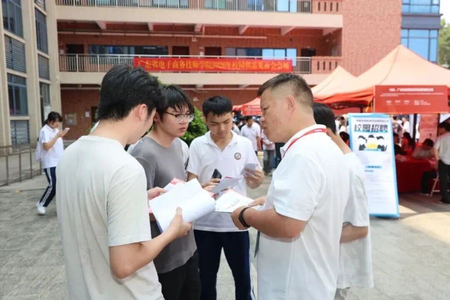 30cb10fe63cbac82b98bc52b59eea4f.jpg