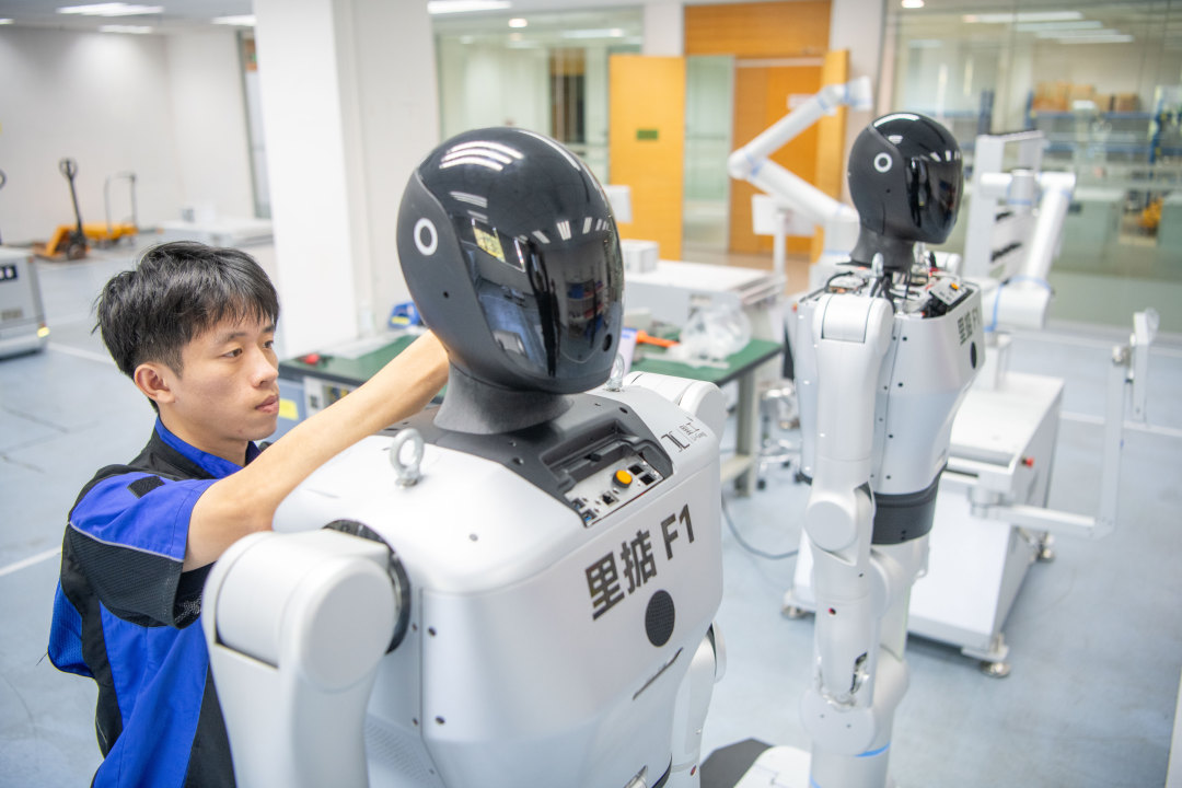 李波 20250104 广州番禺里工实业有限公司拍摄机器人制作