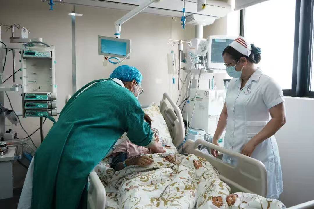 患者直接送入重症监护室救治