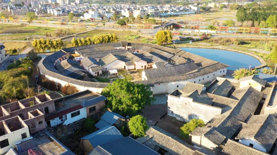 湖心坝客家围楼青瓦夯墙留存六百年岁月痕迹