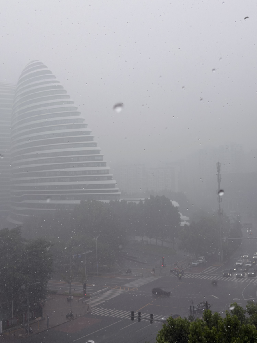 北京7月10日已出现强降雨。