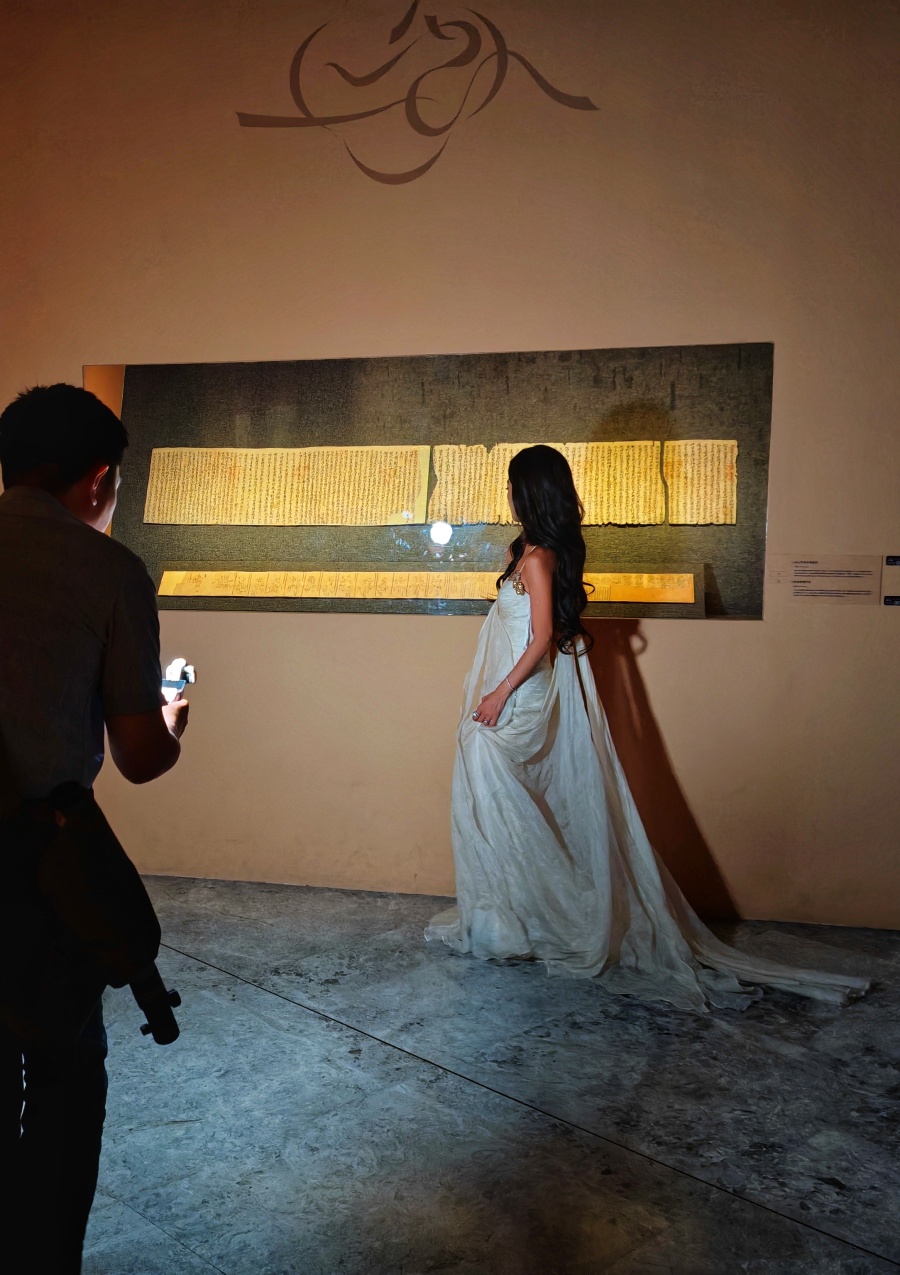 为响应广州发展夜间经济的号召,全国首个敦煌展览主题真人NPC限定夜场——《敦煌奇妙夜》7月23日18:00~20:30在广州艺博院启动。