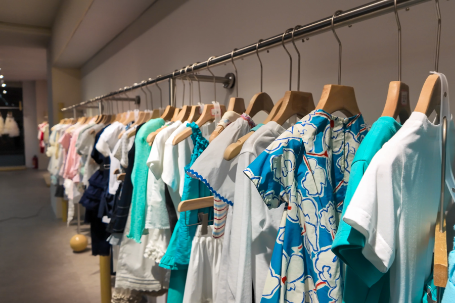 肖琪创办的公司童装品牌服饰展区