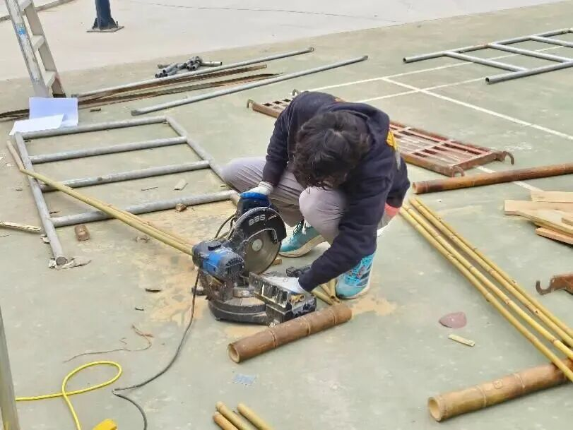 3现场搭建景观小品