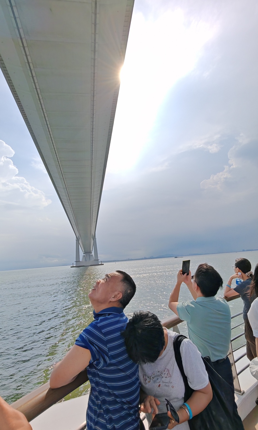 8月22日,在省文化和旅游厅、省交通运输厅联合指导下,“湾区明珠双城海上游”新航线正式开通,在4