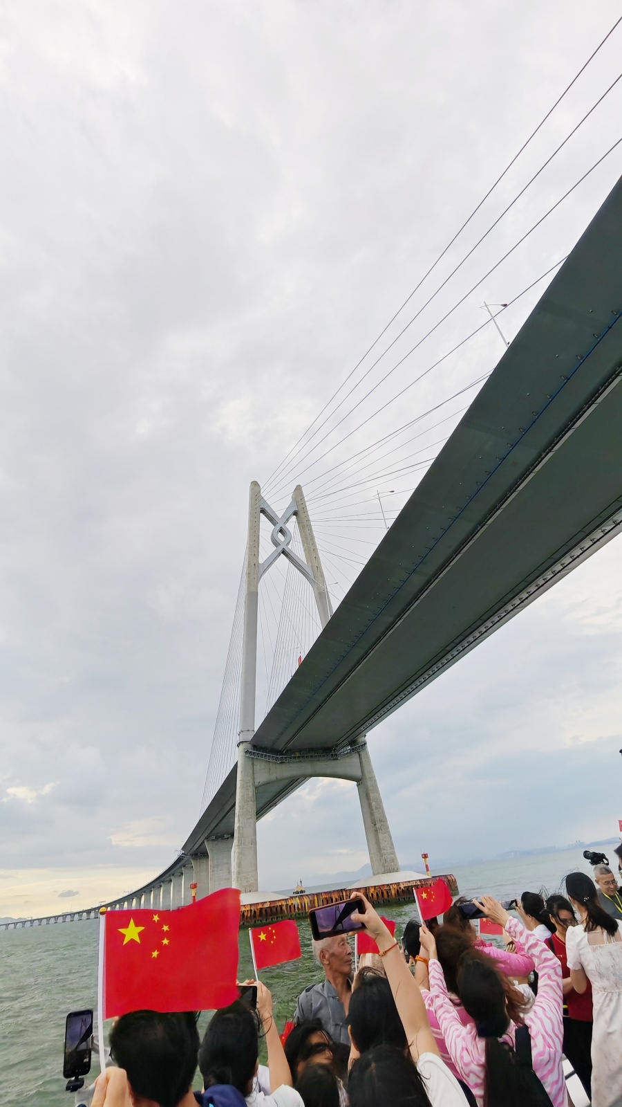 8月22日,在省文化和旅游厅、省交通运输厅联合指导下,“湾区明珠双城海上游”新航线正式开通,在4