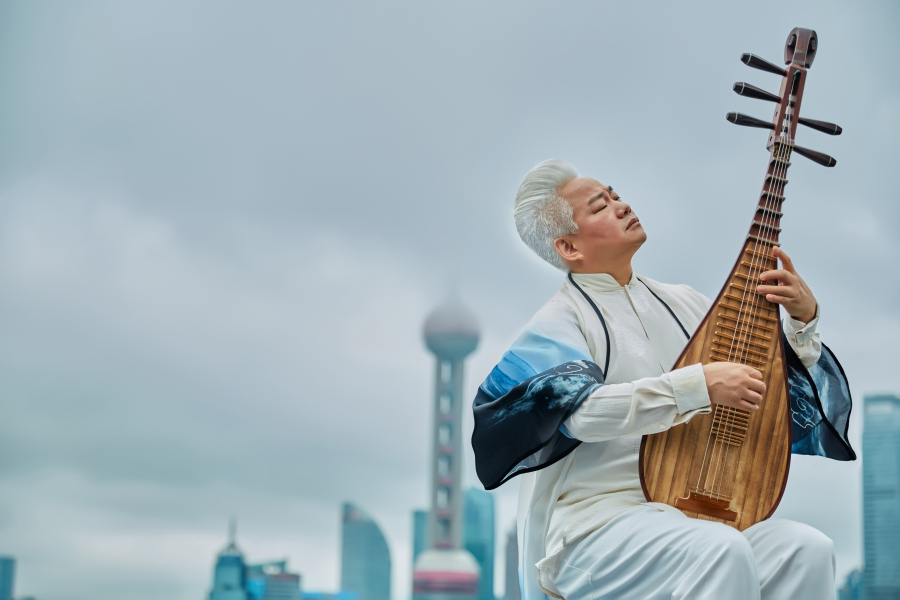 方锦龙+琵琶04上海滩(使用必须注明:“摄影:郑光明”).jpg 方锦龙+琵琶04上海滩(使用必须注明:“摄影:郑光明”).jpg