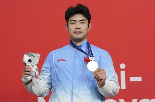 李志伟